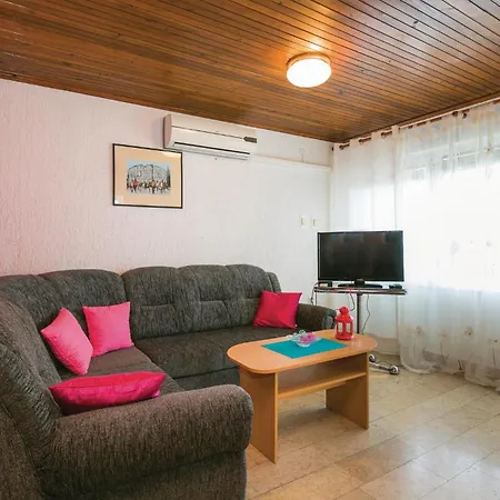 Apartman Lovely In Labin With House Sea View Ravni