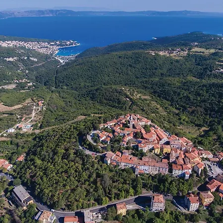 Apartman Lovely In Labin With House Sea View