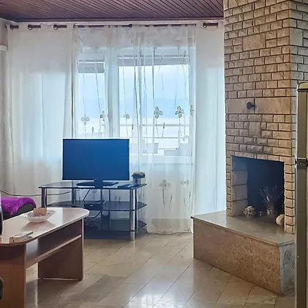 Apartament Ravni *